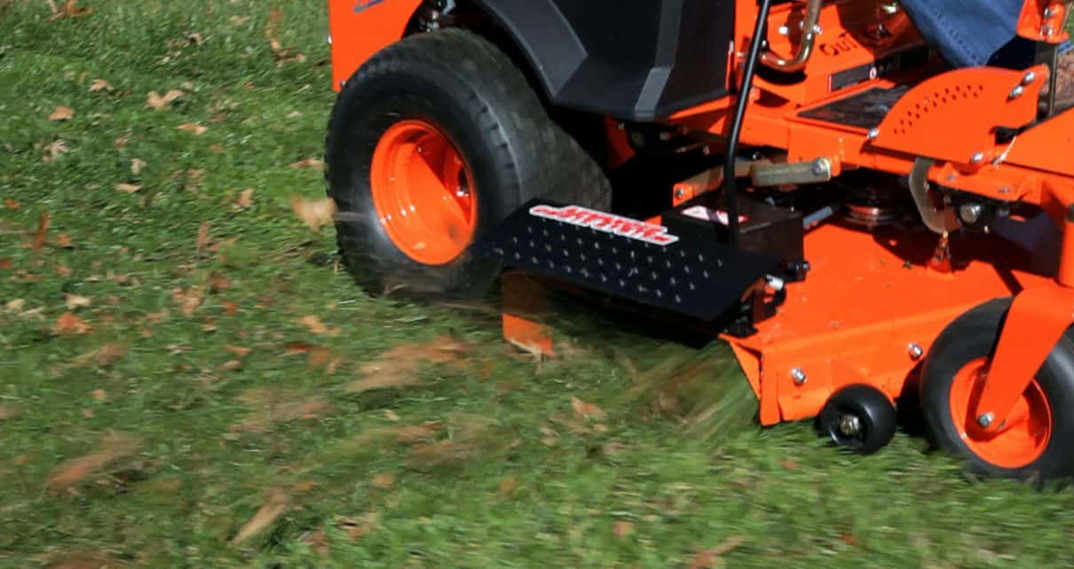 3 Best Chute Blockers for Commercial Lawn Mowers [Reviewed]